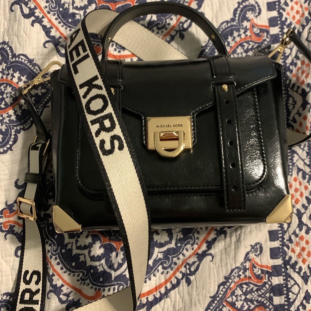 Manhattan Medium Patent Satchel